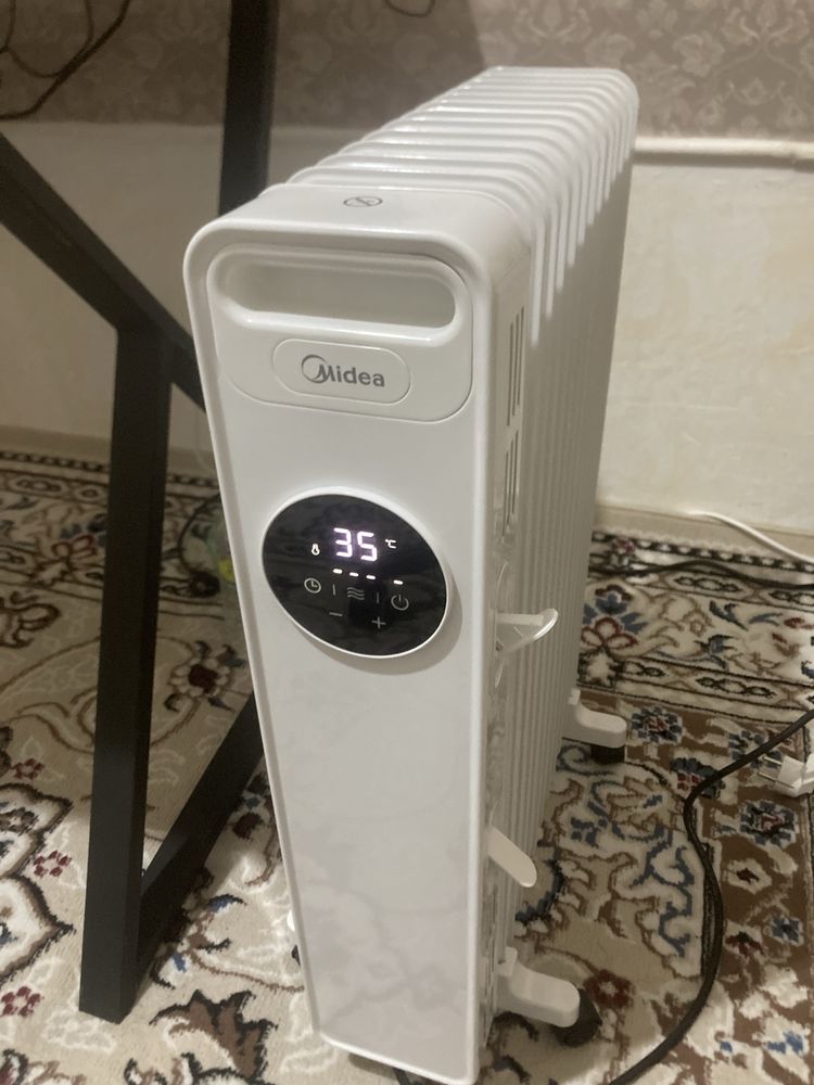Маслянный радиатор Midea