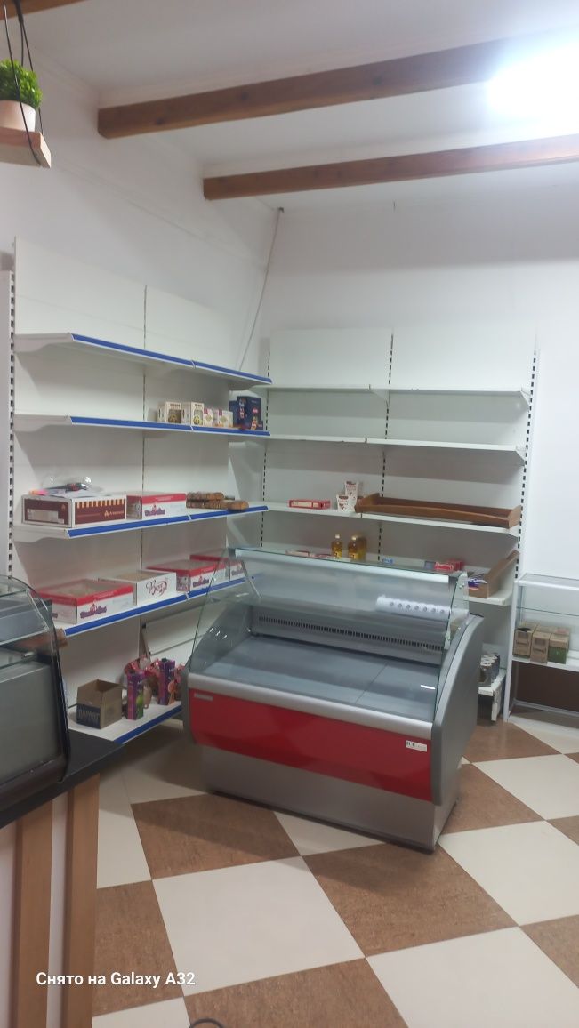 Продается  оборудование для магазина