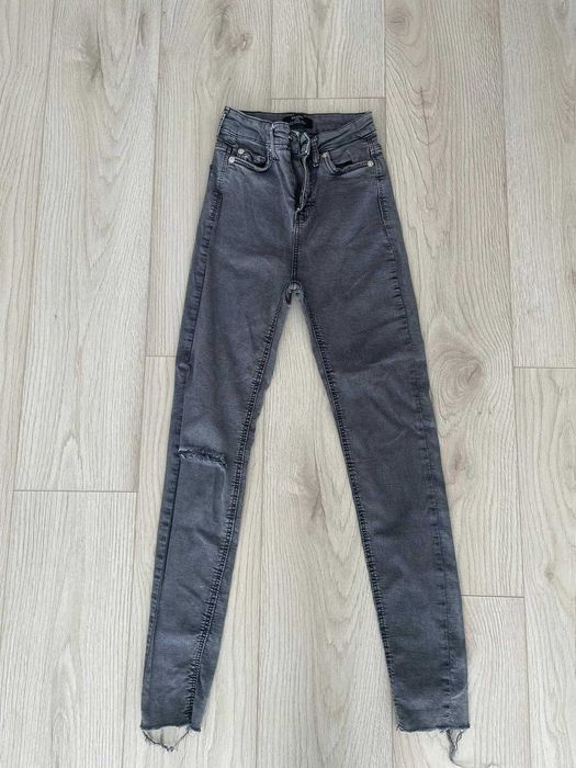 Bershka - Jeans High Waist marimea 34