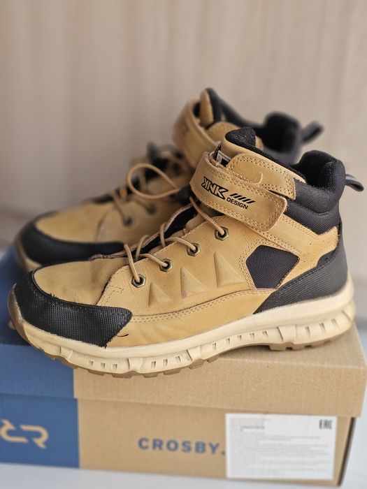 Продаются демисезонные ботинки из нубука 36-й размер