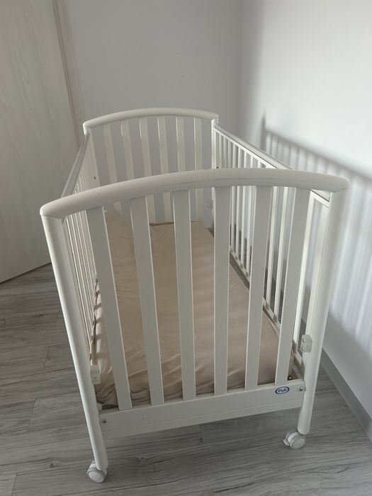 Patut copii alb din lemn Pali utilizat in stare foatre buna