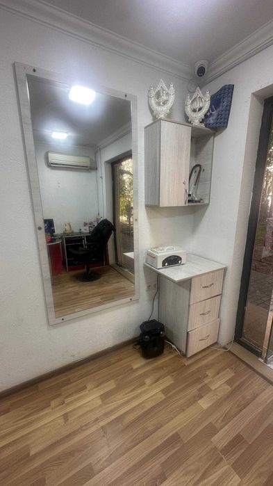 Срочно  Салон учун ойна комплект ва айлана кресло анча арзон нархда