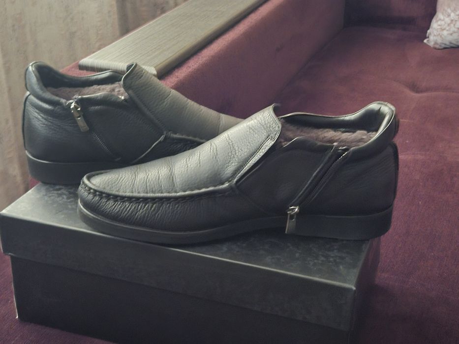 Продам мужские ботинки