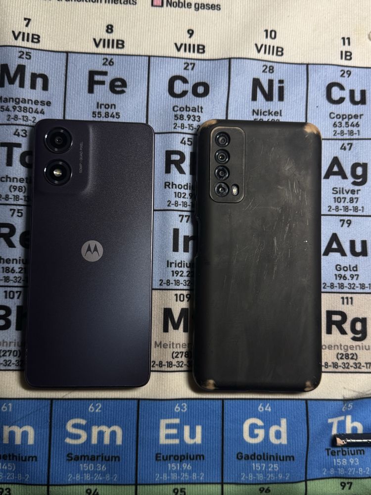 motorola G04s and huawei P Smart 2021