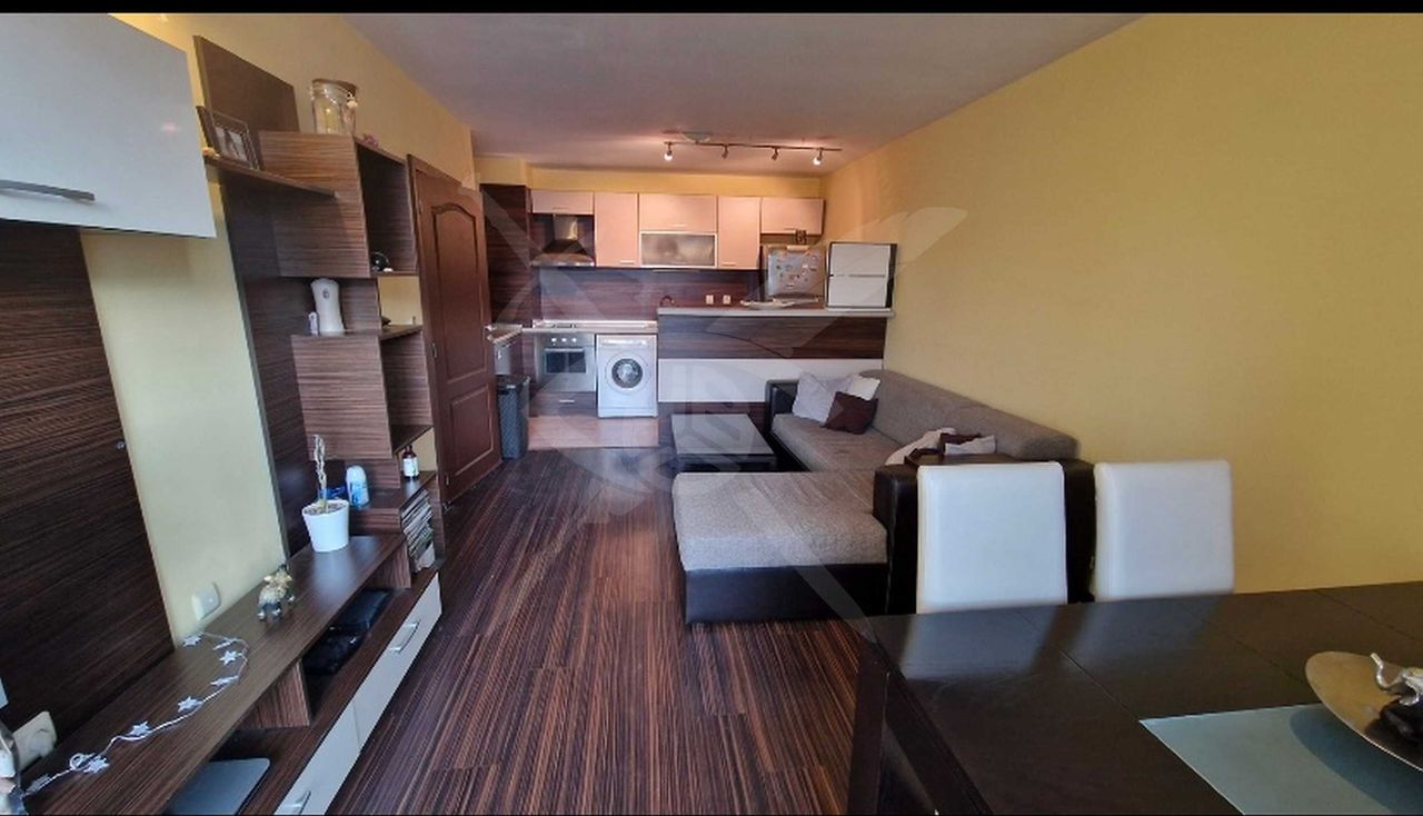 Продава се Двустаен апартамент в Варна, Левски - 73 кв.м за 1821 €/кв.м - Снимка #2