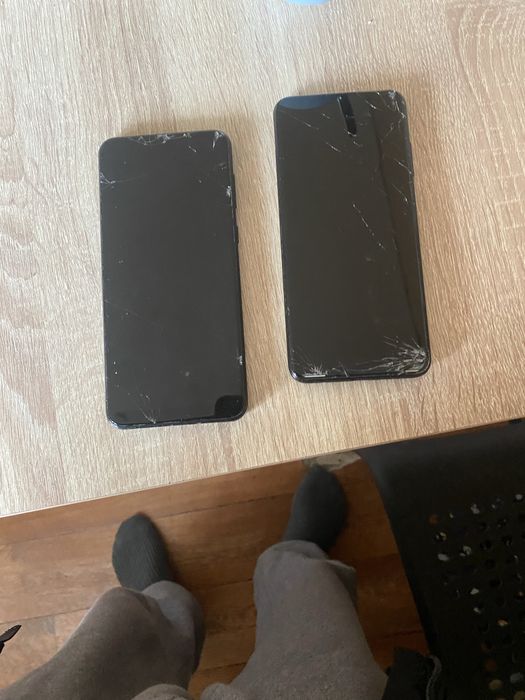 Продам дыа телефона