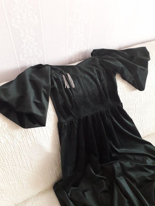 Платье вечернее размер (s-m 42-44)