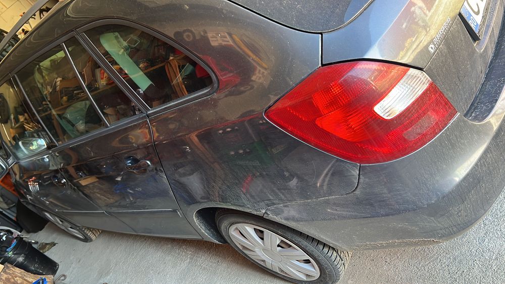 Vând Skoda Fabia  avariat 2008 ,1,4 TDI Pentru piese