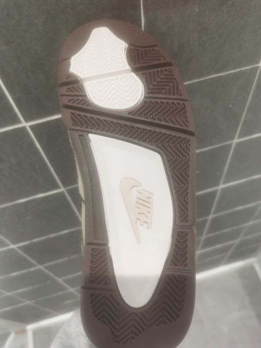 adidasi Nike Air