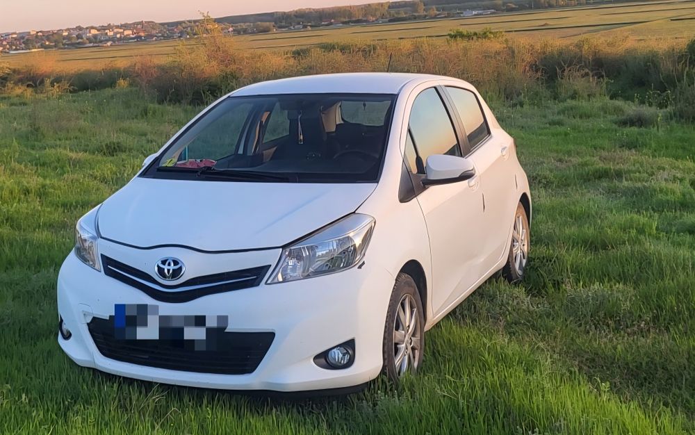 !!! Toyota Yaris, an 2013, motor 1.0 benzină, 69 CP – unic proprietar