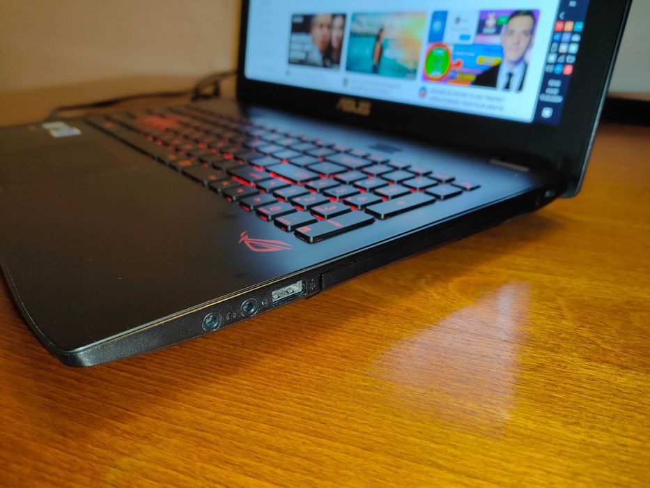 Vând laptop ASUS ROG GL552V 15.6" (opțional Dock Station)