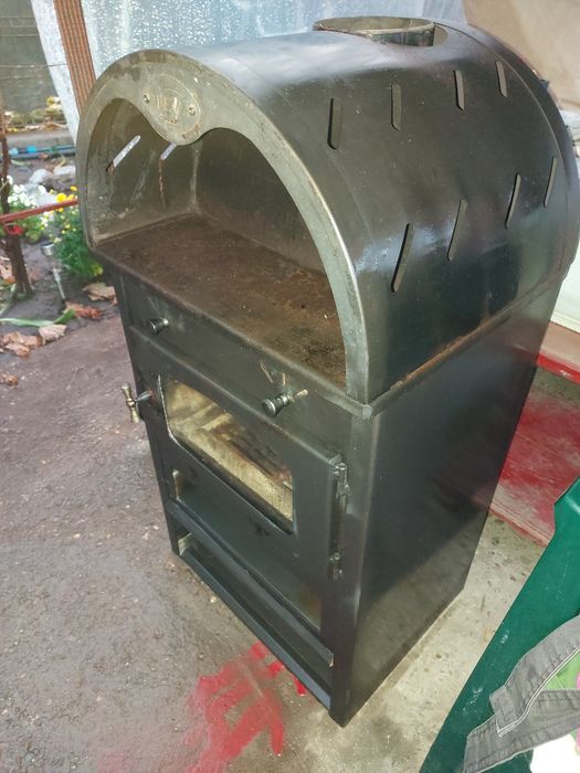 Vand Soba  metalica cu samota pe interior  folosita doar de cateva ori