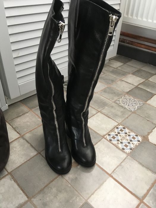 Cizme interesante, purtate o singura data