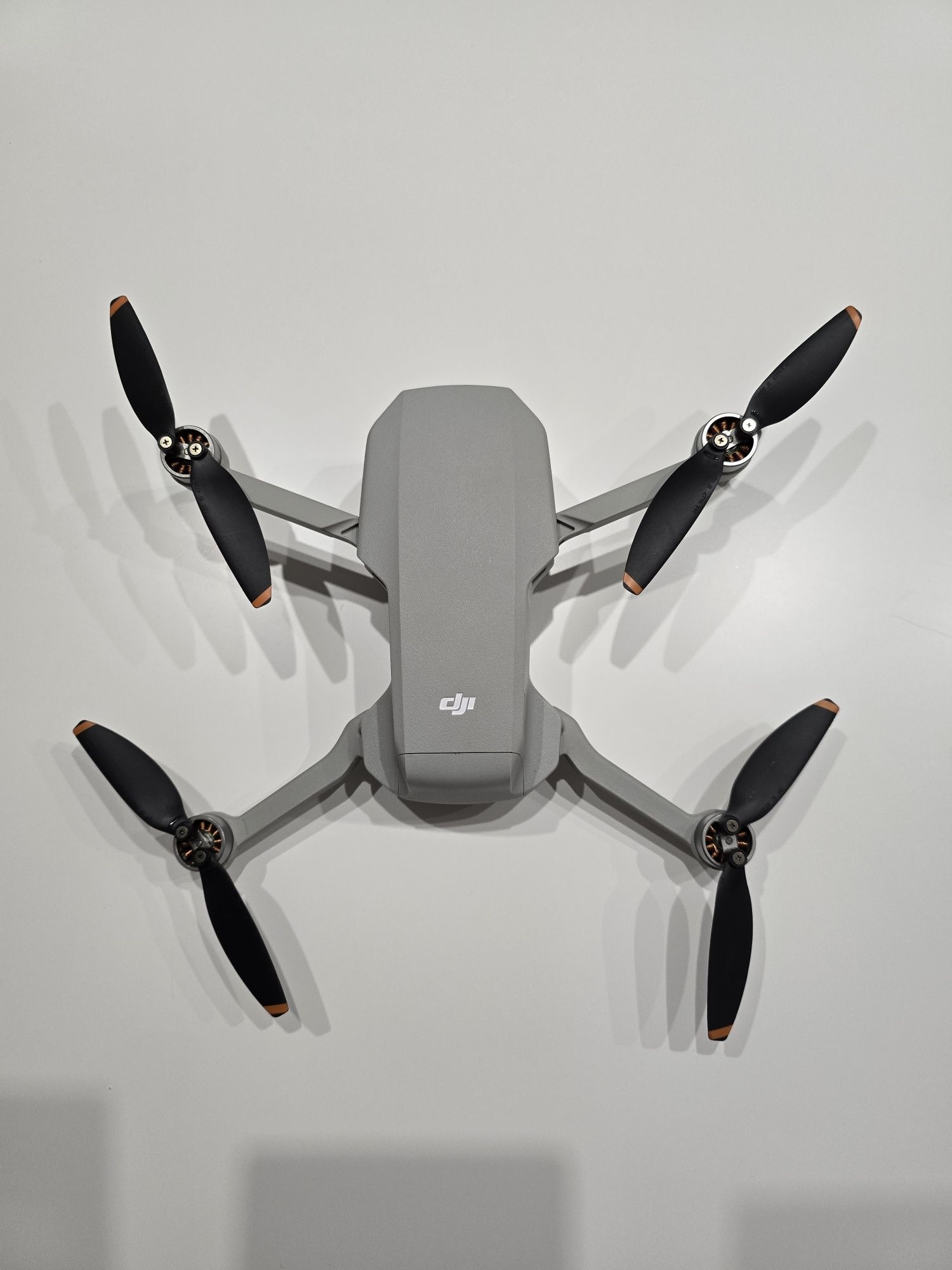 DJI Mini 2 Fly More Combo + 4-та батерия