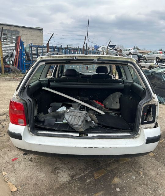 Usa / Portiera spate stanga Volkswagen VW Passat B5