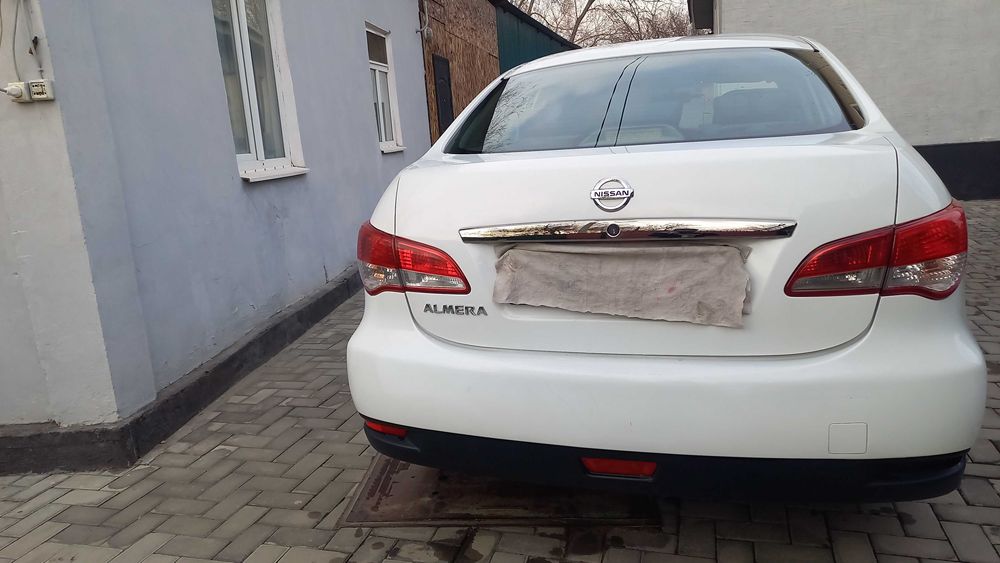 Nissan almera 2015 год