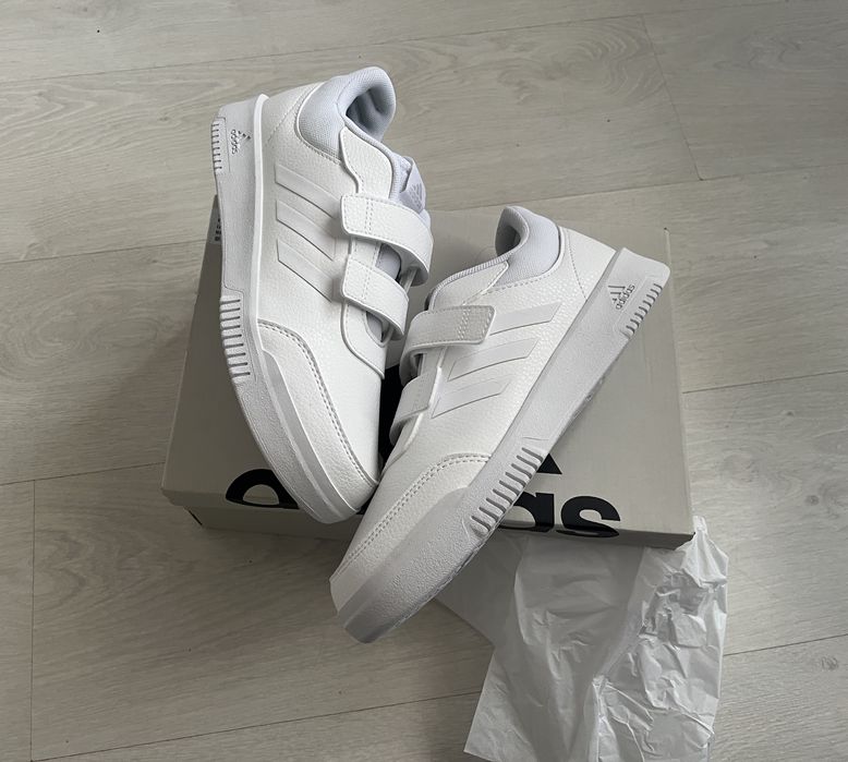 Adidas-чисто нови