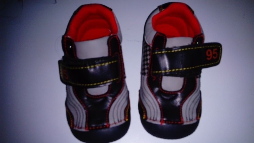 нови обувки Mothercare 22 номер