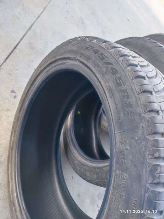 Гуми 245/45/19 2бр 275/40/19 2бр спорт пакет