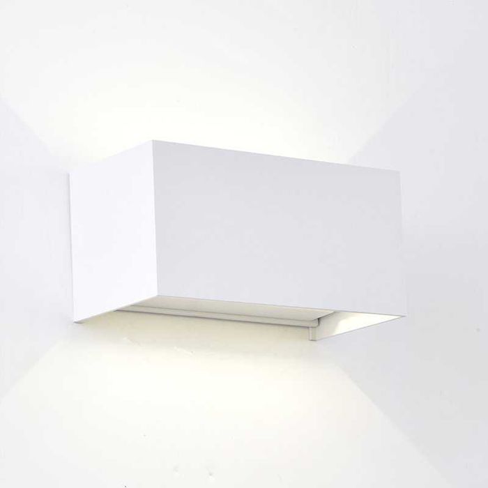 Lampa de exterior tip aplica din metal