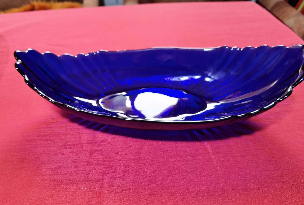 Продавам елипсовидни чинии