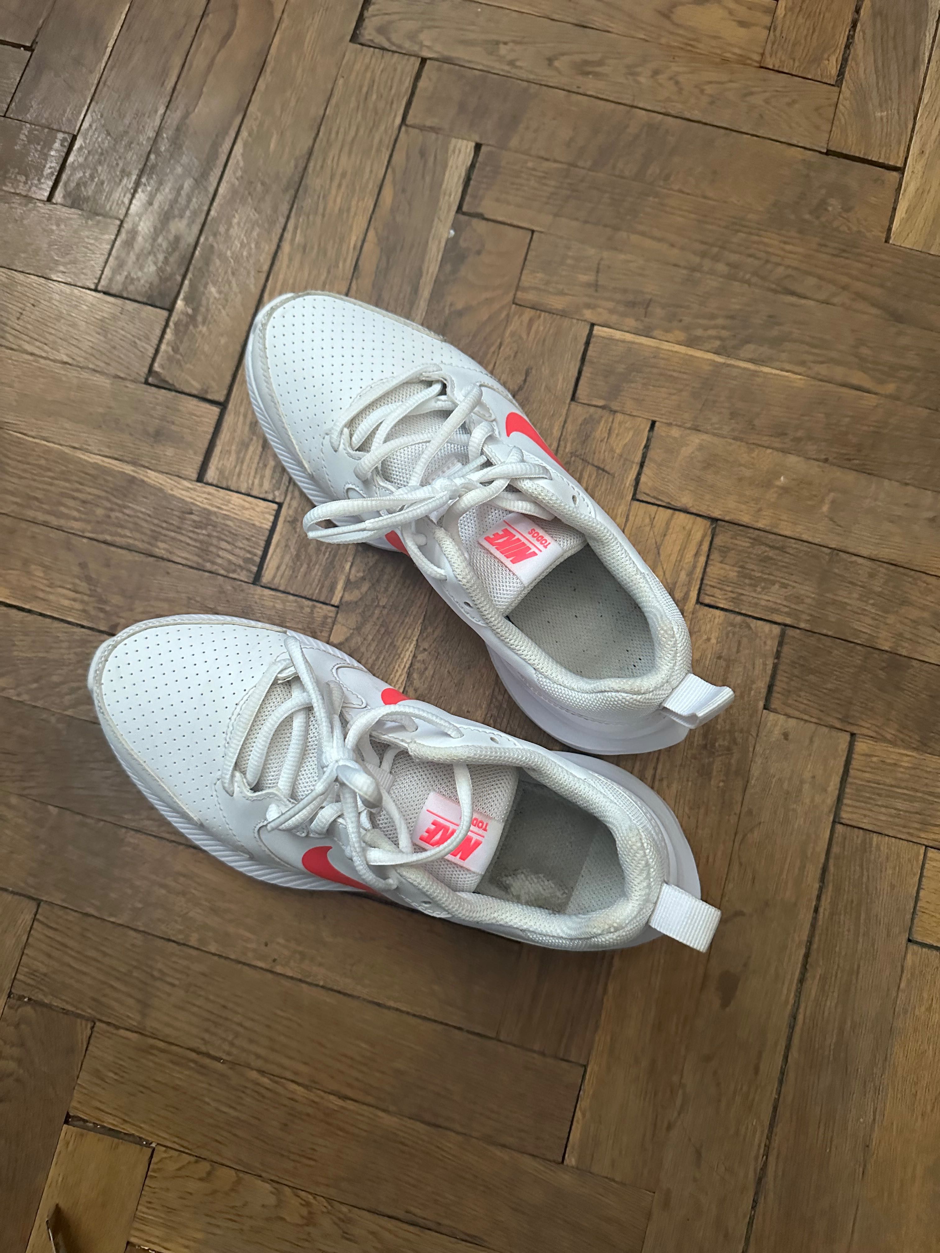Дамски маратонки Nike, 37.5 размер