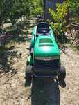 Vând tractoraș de gazon