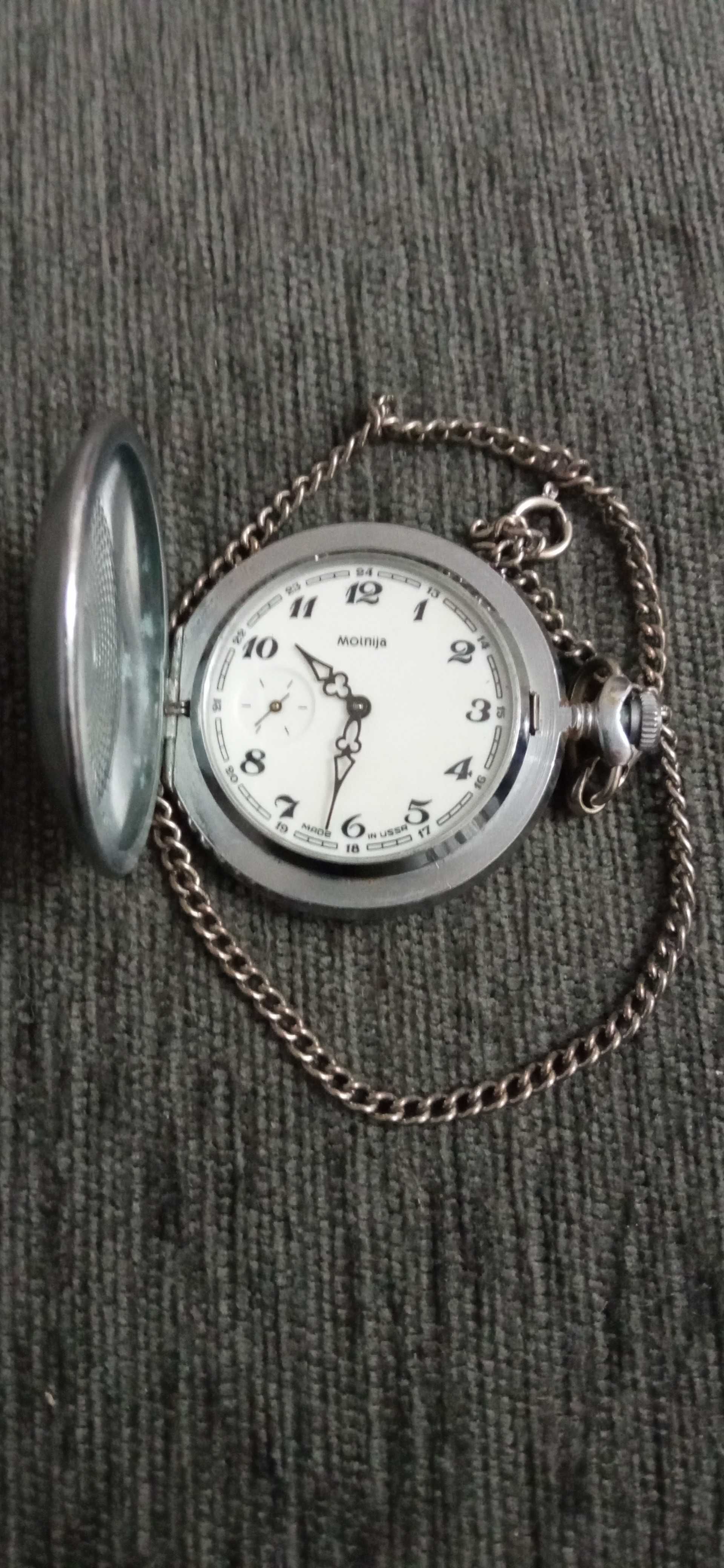 Антикварен часовник