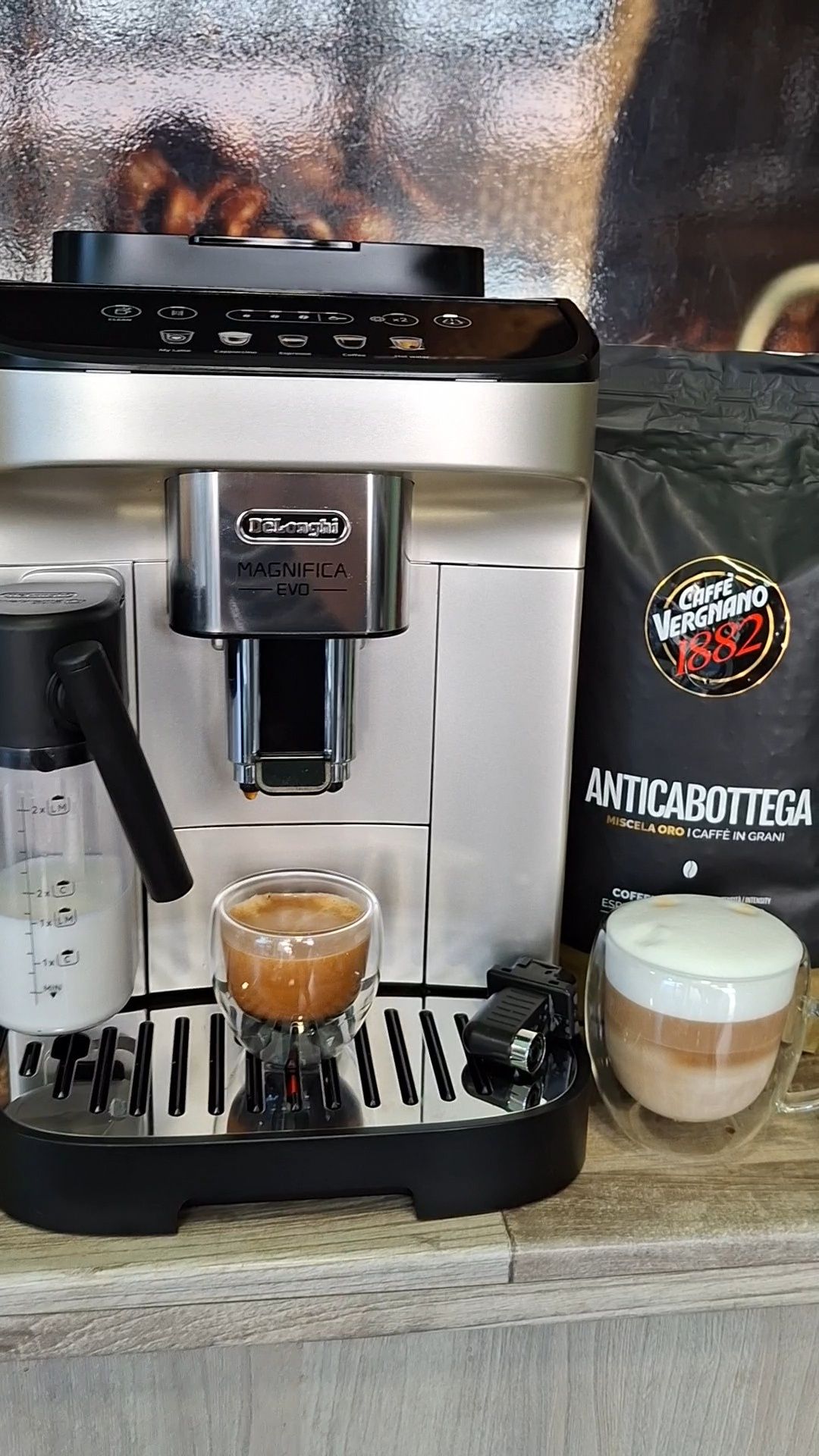 Кафемашина DELONGHI MAGNIFICA EVO с 6месеца гаранция от магазин