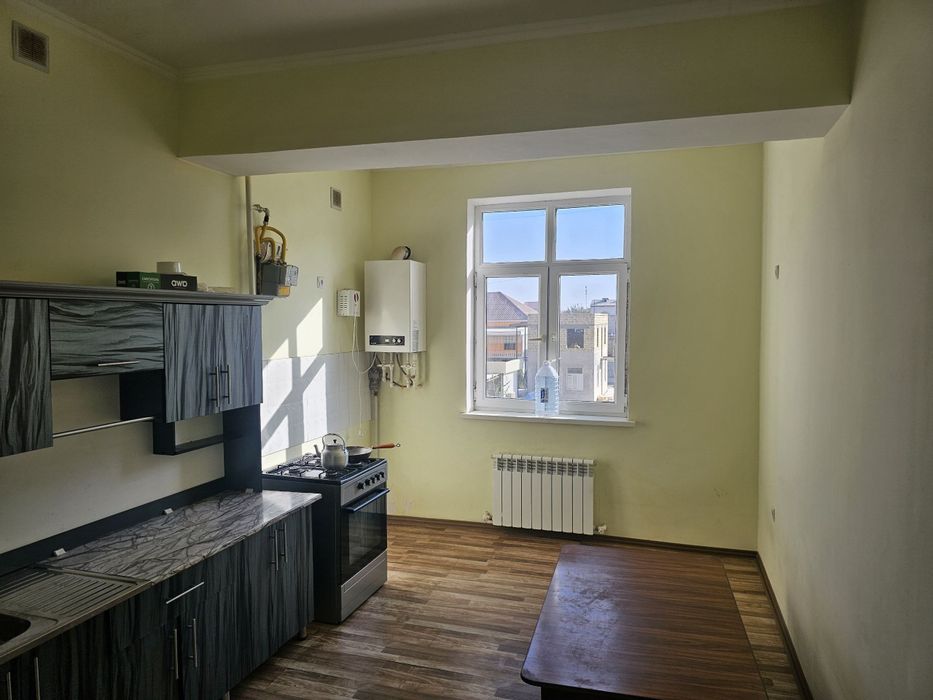 3 хонали квартира,26 мактаб йонида