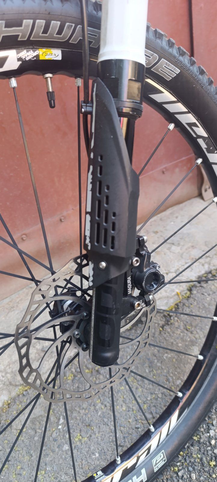 Висок клас карбонов велосипед Cannondale Trigger Carbon 2