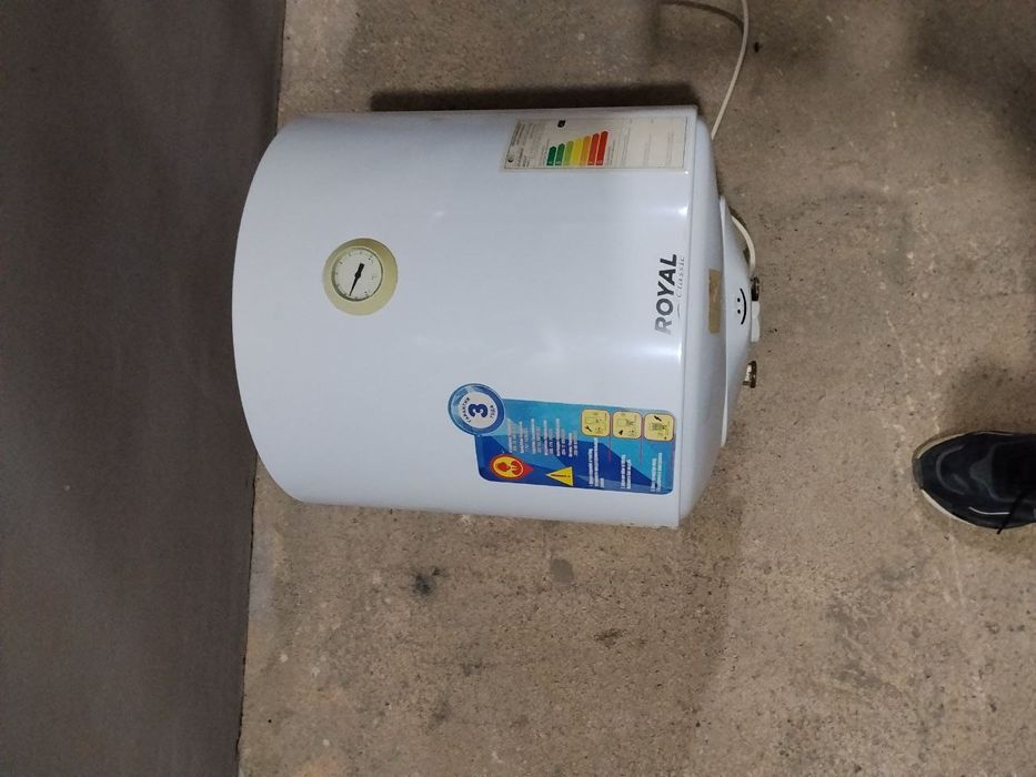 Ассалому алейкум хаммага Аристон сотилади