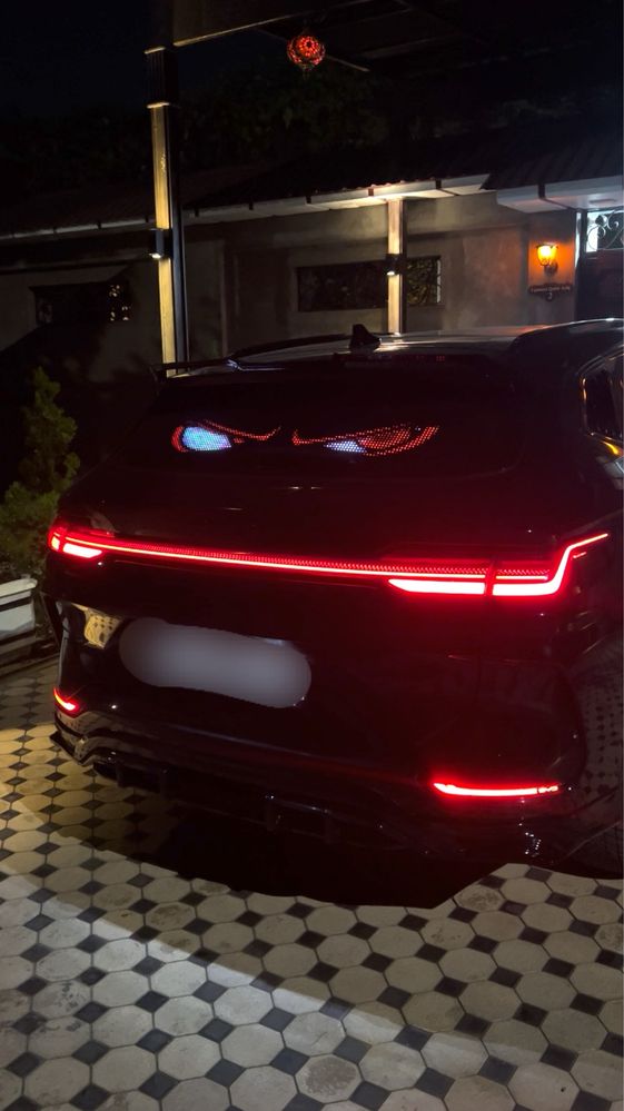 Умный LED-экран на заднее лобовое стекло