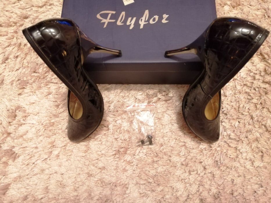 Pantofi piele naturală lăcuită