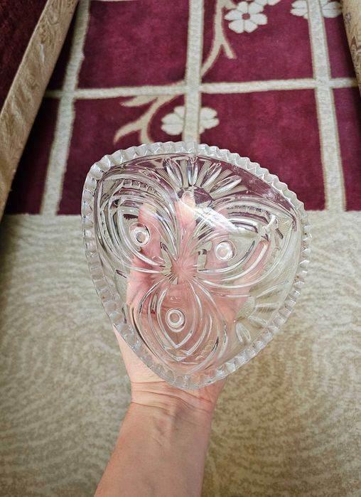 Хрустальные вазы в идеальном состоянии