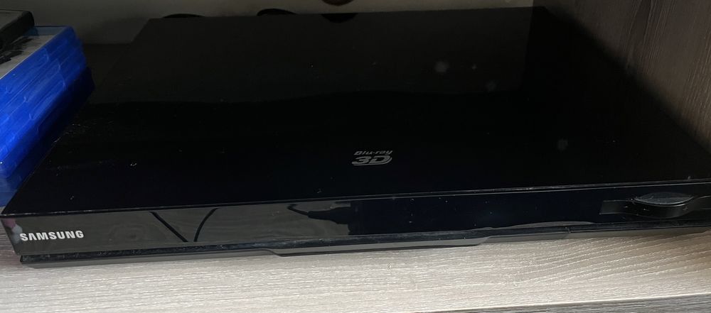 Vand Sistem Home Cinema 3D cu  blu ray Samsung HT-D5550