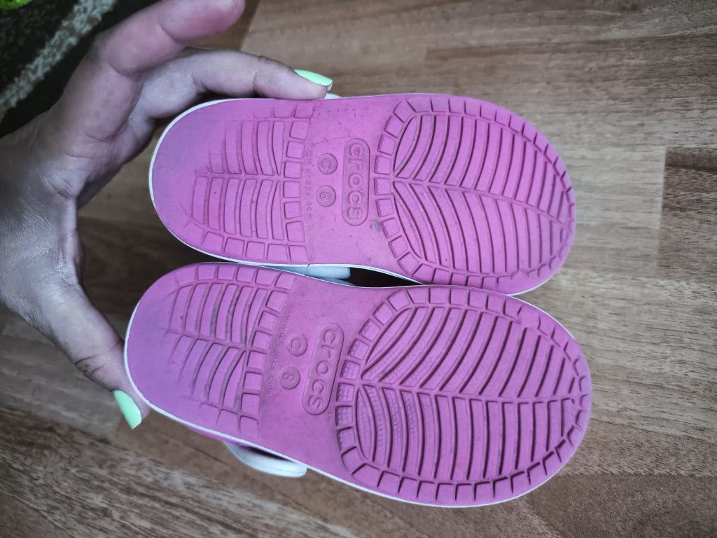 Crocs C8(25)+jbitzzuri incluse