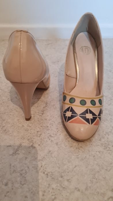 Pantofi din piele bej