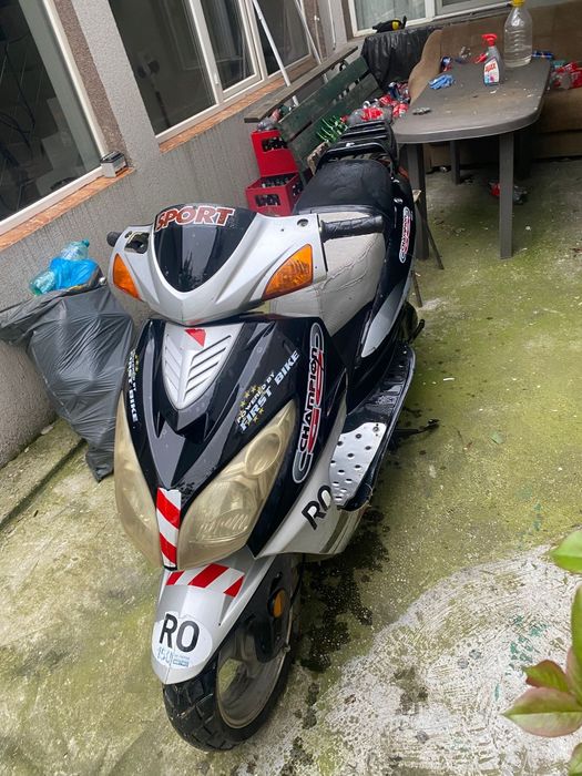 Vand scuter și motor