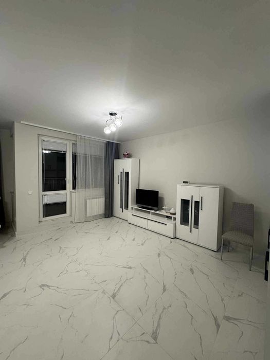 Дава се под наем Тристаен апартамент в София, Надежда 2 - 96 кв.м за 830 € - Снимка #3