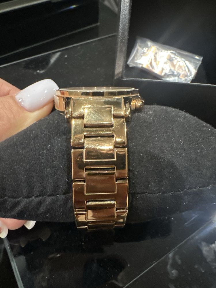 Дамски часовник Armani