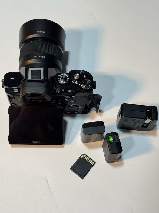 Sony R7 srochna sotiladi