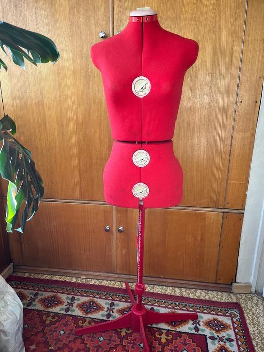 Манекен для пошива женской одежды регулируемый