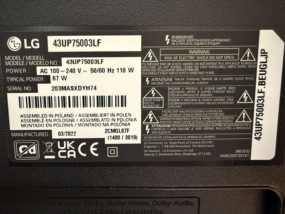 LG 43' телевизор няма и 3г.в горната част на екрана има цветна черта