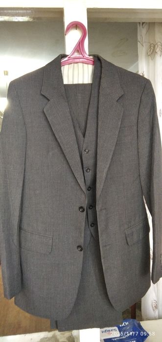 Костюм  тройка Югославский.