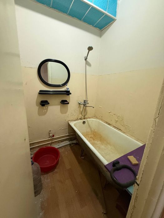 2 xonali kvartira sotiladi