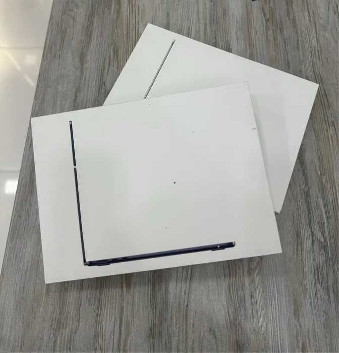 MacBook Air M3 256/512 GB