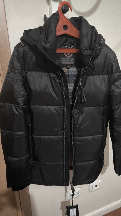 Новая зимняя куртка, размер 48 .