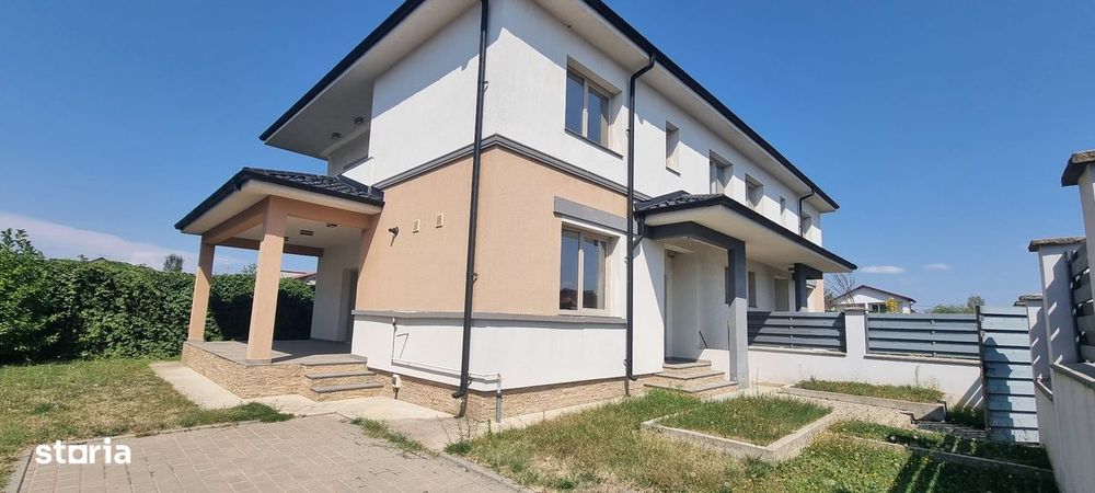 Vand vila duplex,Tancodrom, Pitesti. Se vind individual sau tot duplex