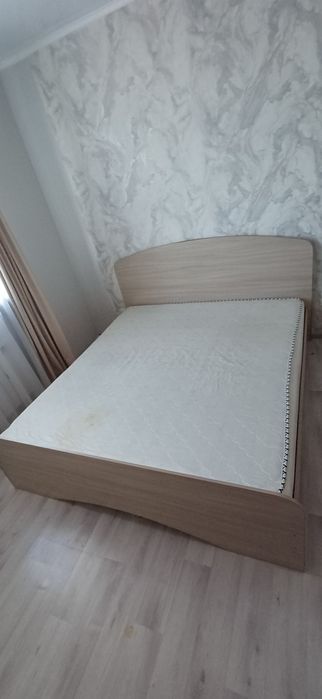 Продам матрац матрас, кравать в подарок